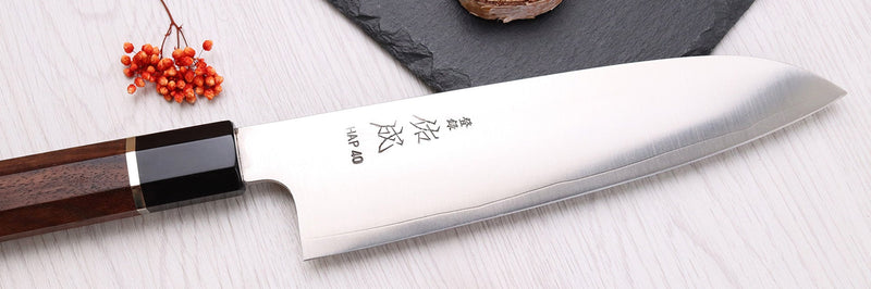 Bien choisir l’acier de son couteau japonais : guide complet