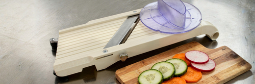 Quelle mandoline pro choisir ? Le guide tranchant !