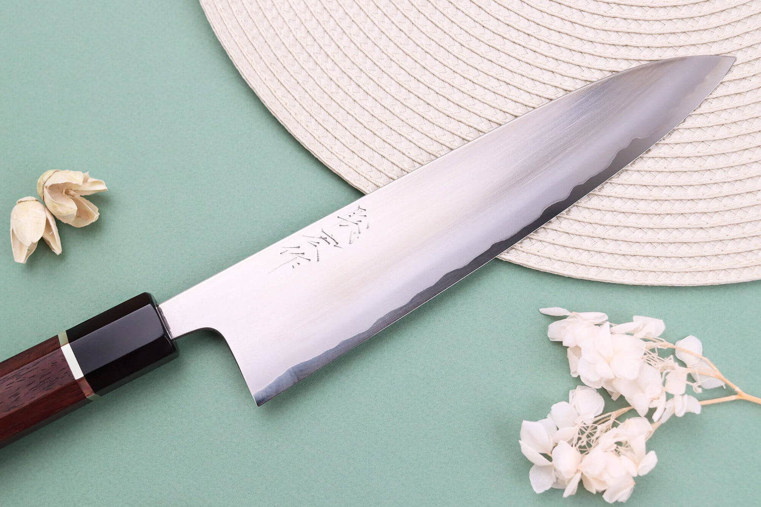 Couteau de chef 21cm japonais artisanal Toshihiro Wakui Shirogami 2 San Maï poli