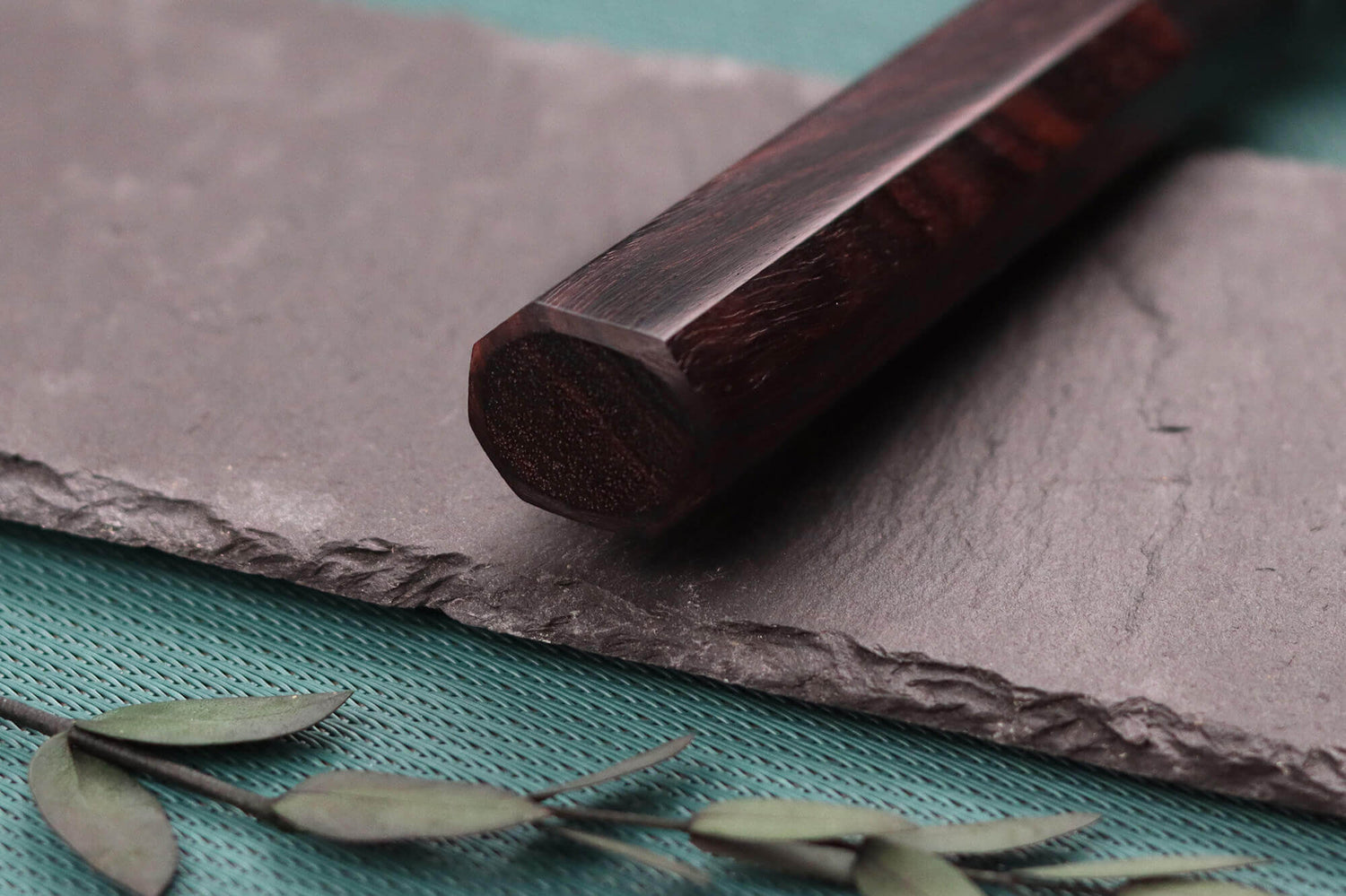 Couteau santoku japonais artisanal Yu Kurosaki Fujin 16,5cm SG2