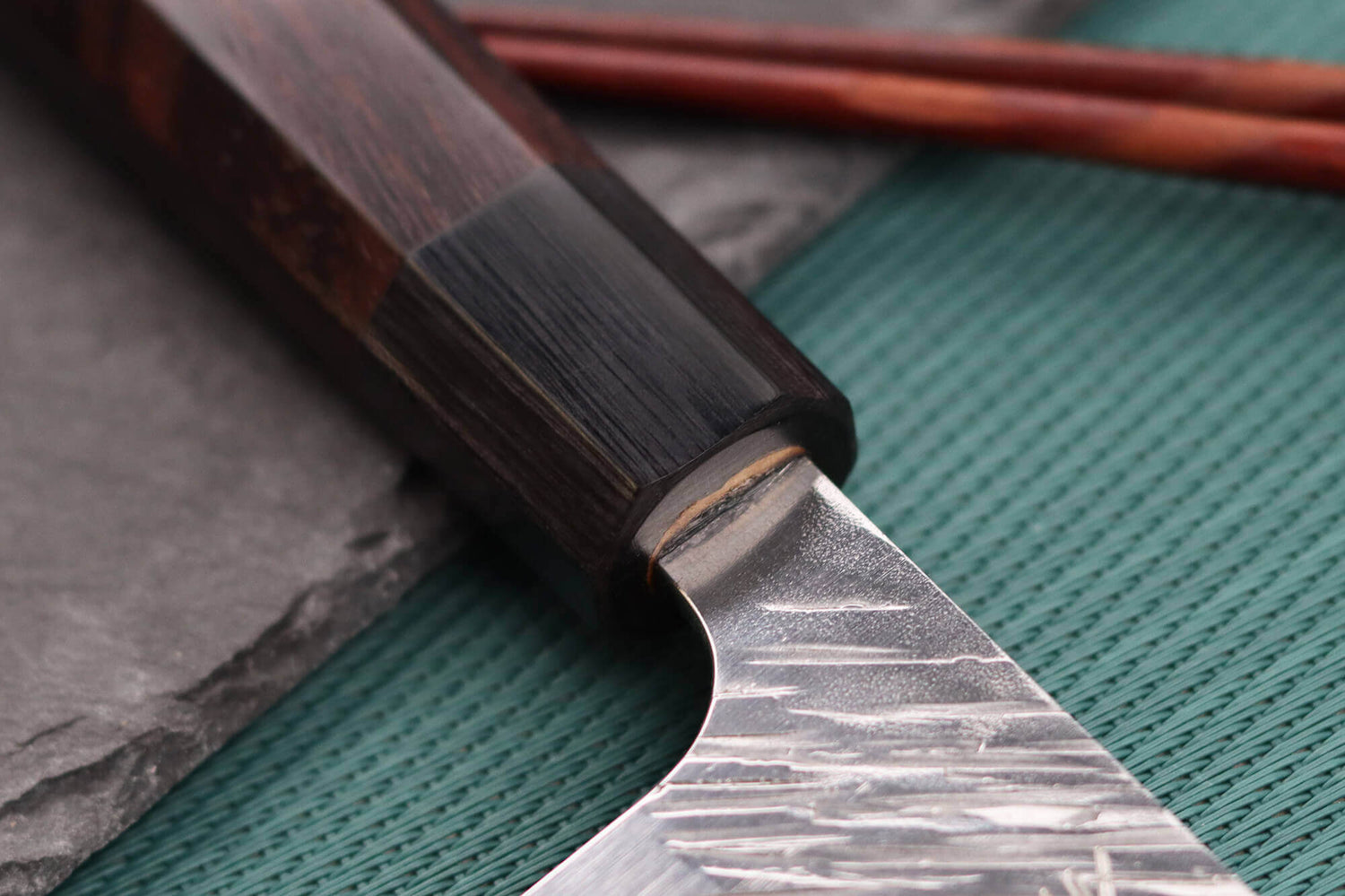 Couteau santoku japonais artisanal Yu Kurosaki Fujin 16,5cm SG2