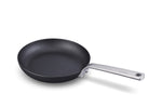 Poêle Beka Stark en fonte de fer préculottée - 24cm