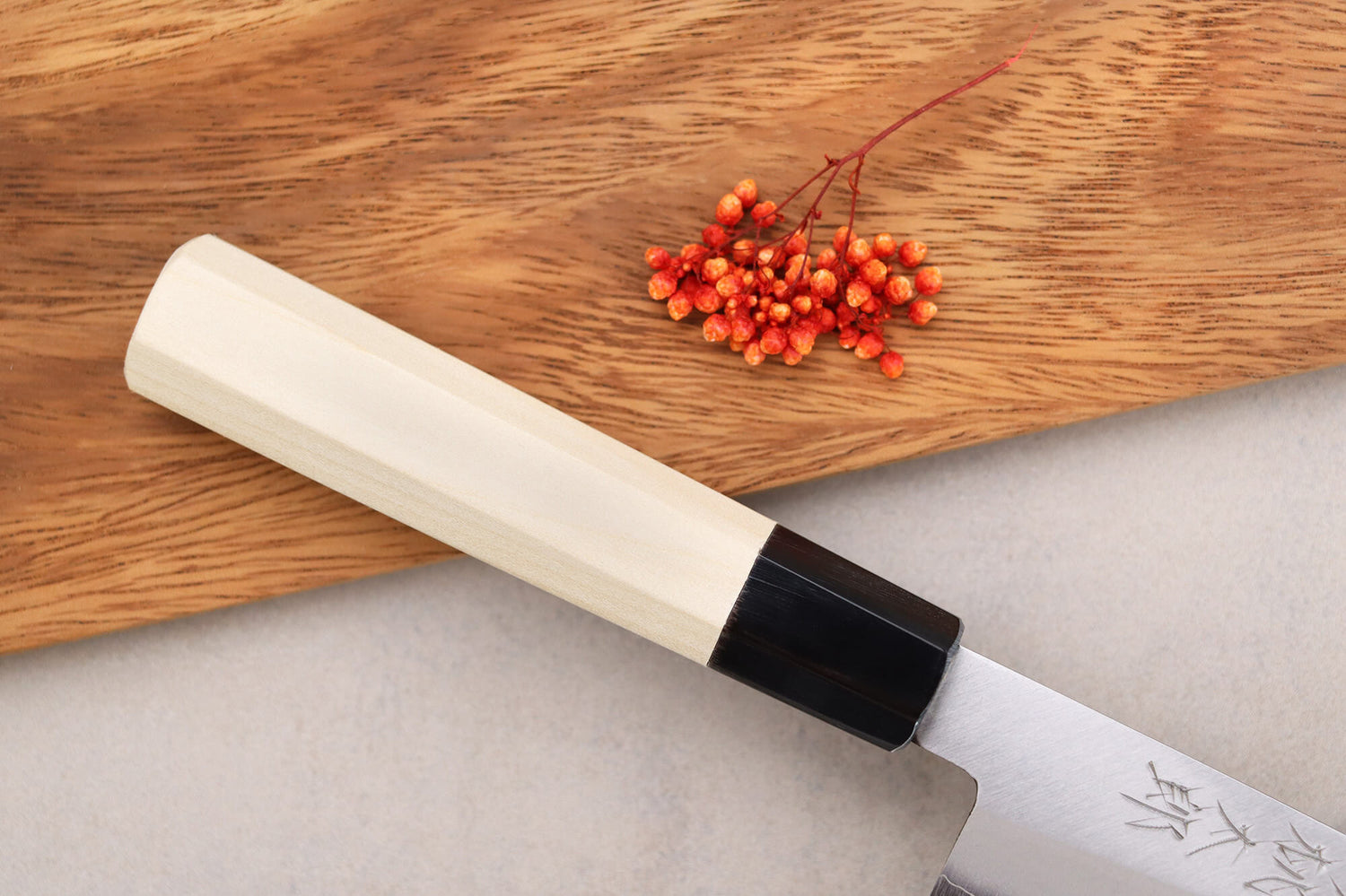 Couteau universel kiritsuke 12cm japonais artisanal Momotaro Ginsan manche en magnolia