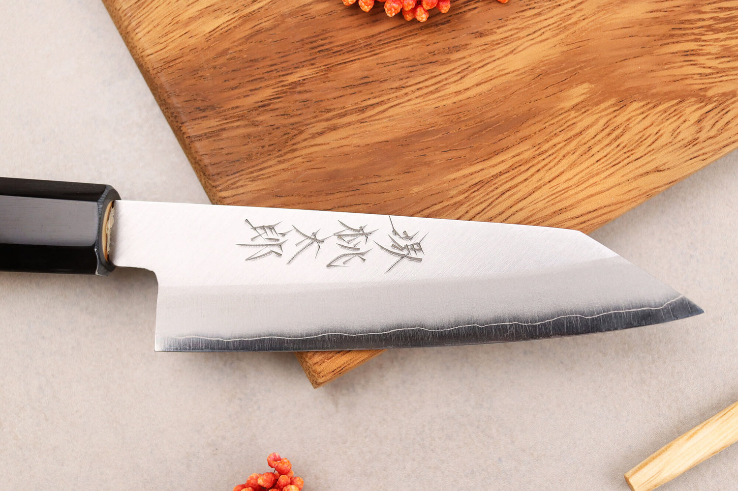 Couteau universel kiritsuke 12cm japonais artisanal Momotaro Ginsan manche en magnolia