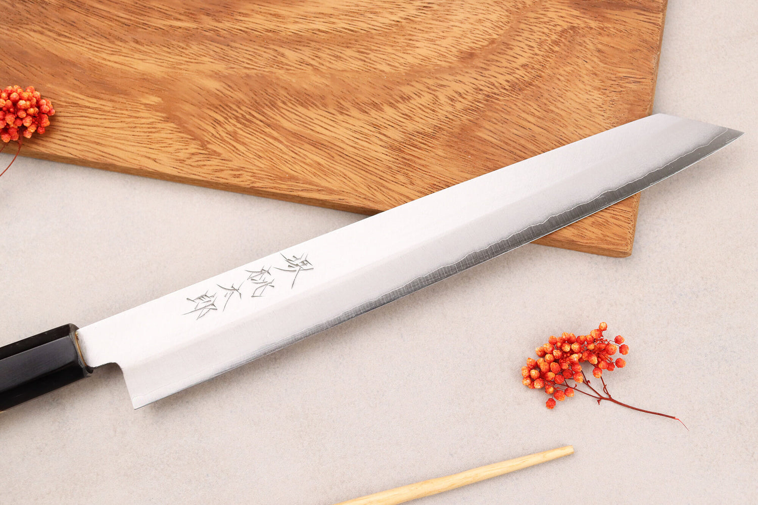 Couteau sujihiki kiritsuke 24cm japonais artisanal Momotaro Ginsan manche en magnolia