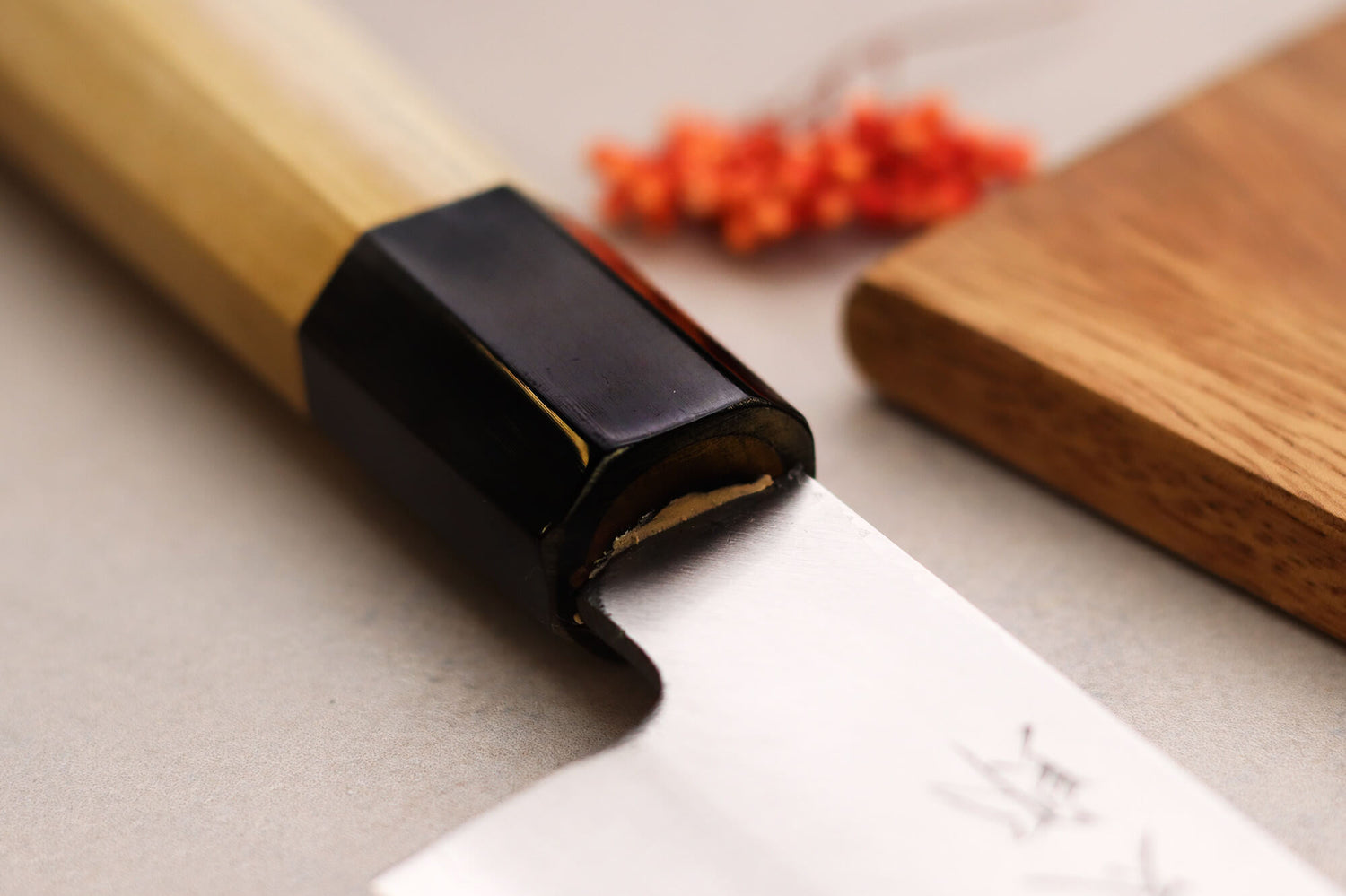 Couteau de chef kiritsuke 21cm japonais artisanal Momotaro Ginsan manche en magnolia