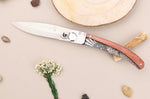 Couteau pliant Le Coq Français Soleil Levant Red Heart artisanal manche bois rouge 11,5cm + étui