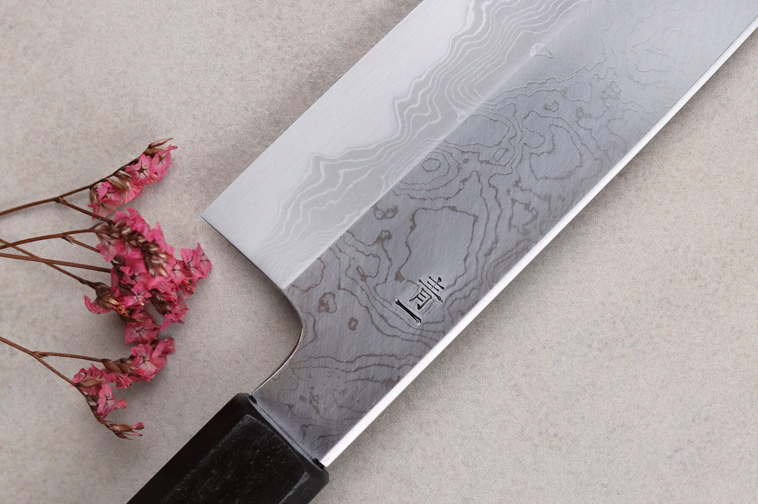 Couteau santoku japonais artisanal Kagekiyo Yoshikazu Tanaka Damas Aogami 18cm