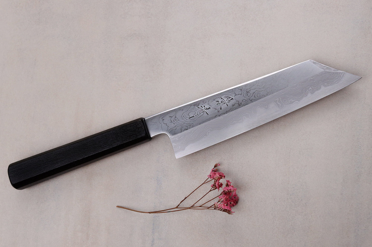Couteau santoku kiritsuke japonais artisanal Kagekiyo Yoshikazu Tanaka Damas Aogami 18cm