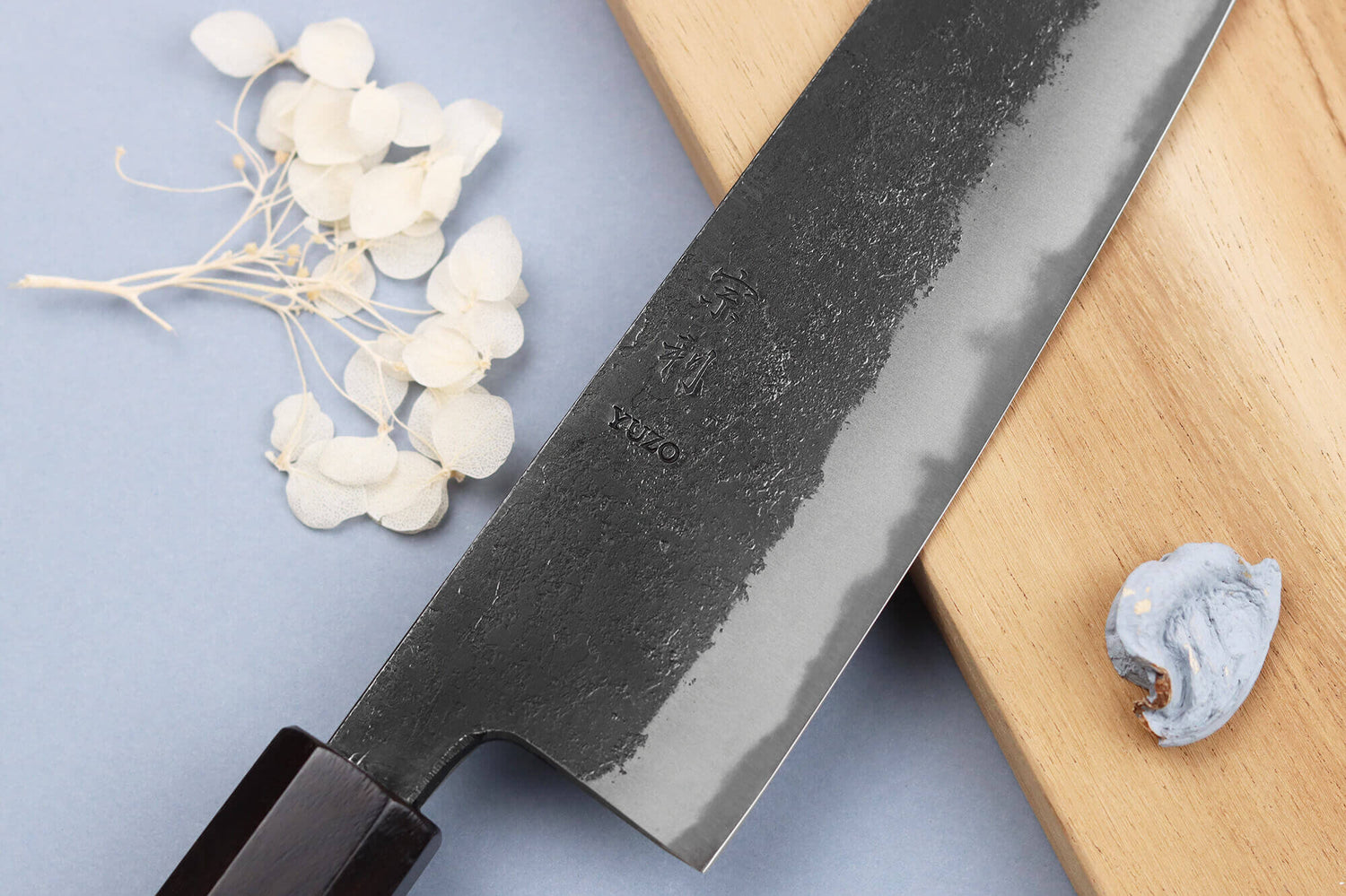 Couteau de chef 21cm japonais artisanal Yuzo Black Nashiji