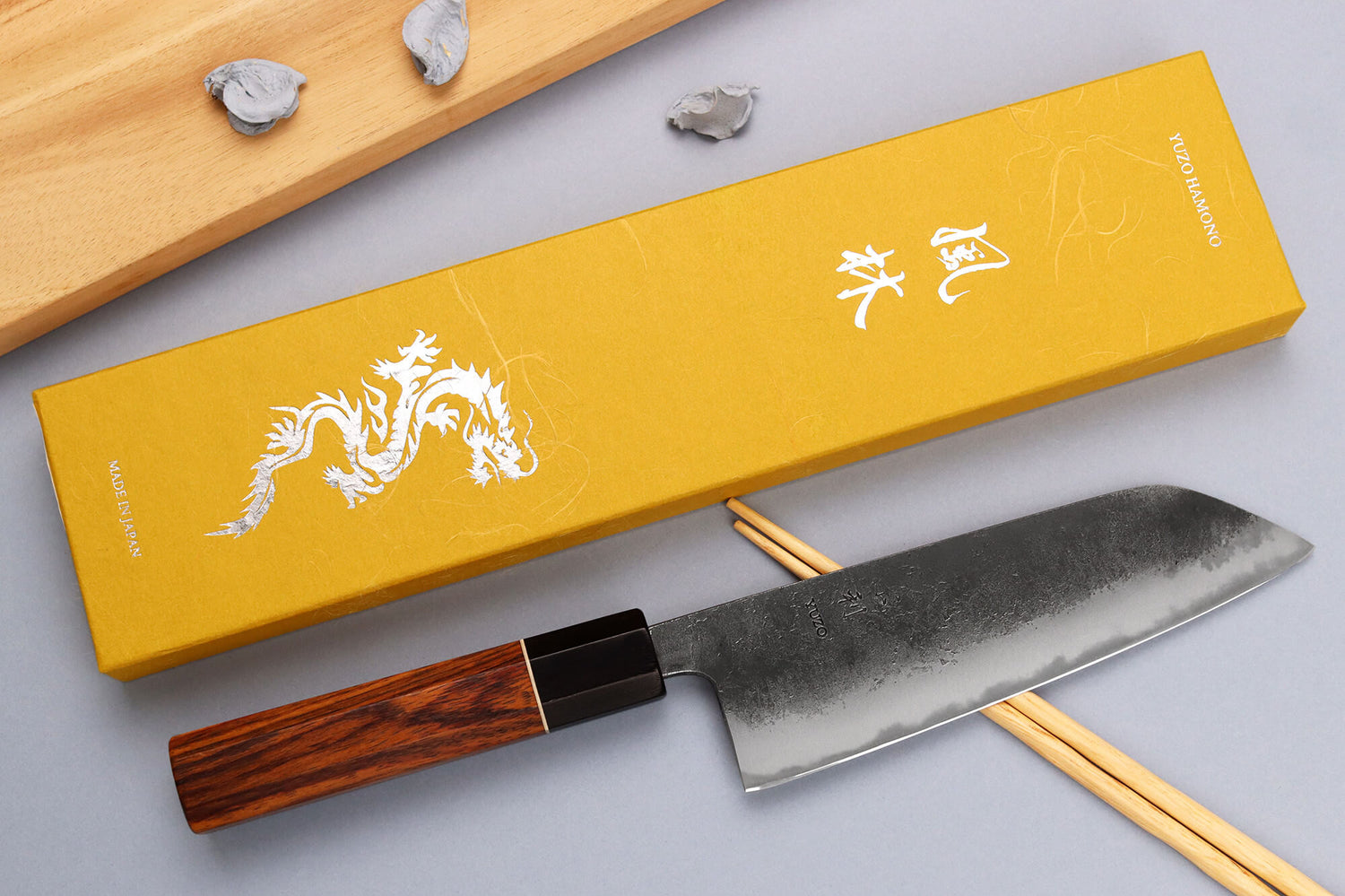 Couteau santoku 16,5cm japonais artisanal Yuzo Black Nashiji