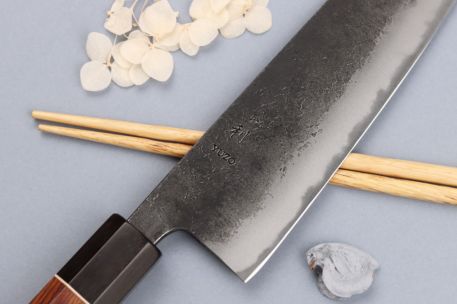 Couteau santoku 16,5cm japonais artisanal Yuzo Black Nashiji