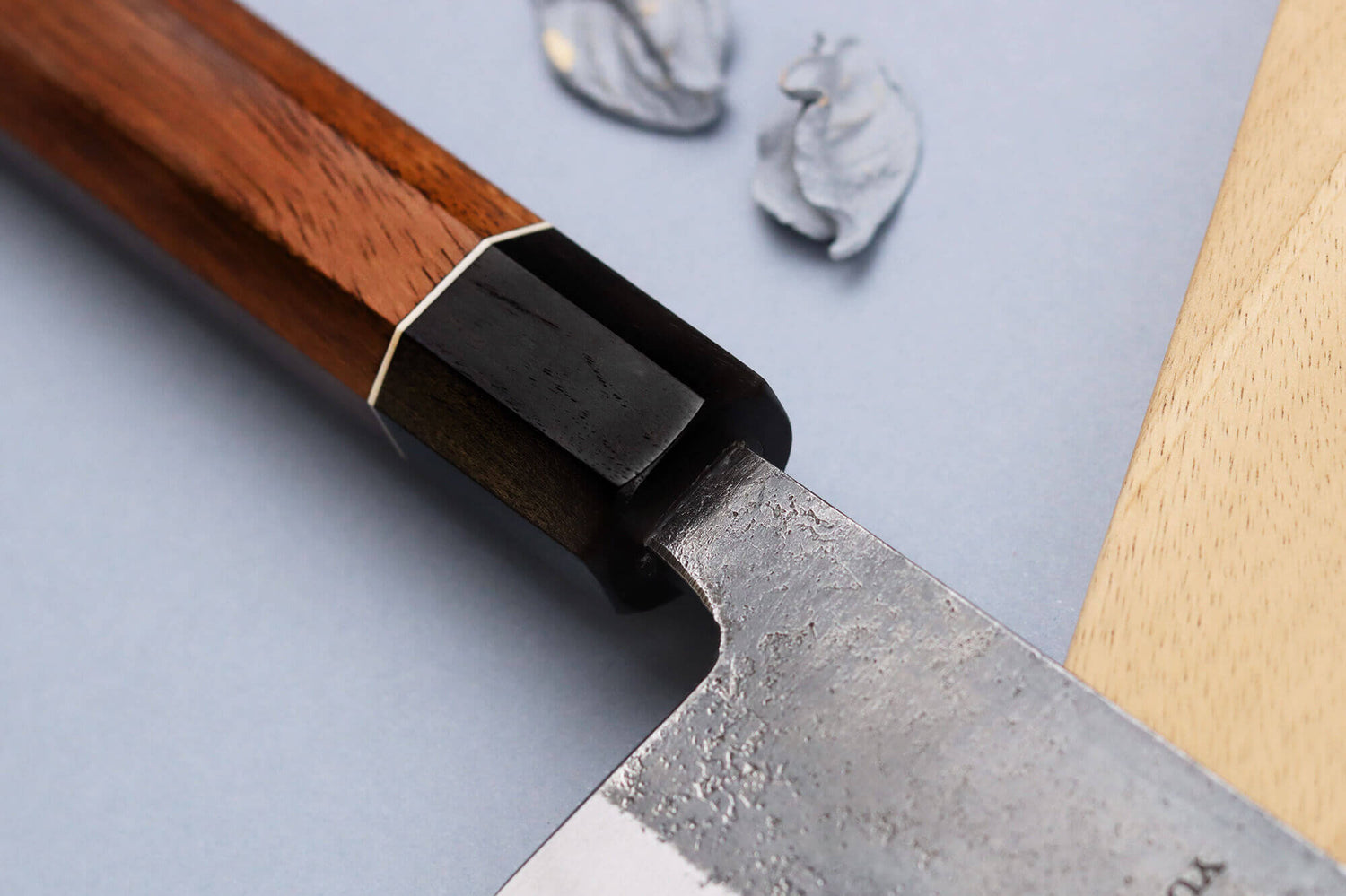 Couteau kiritsuke 24cm japonais artisanal Yuzo Black Nashiji