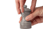 Moulin à sel sec manuel Peugeot Bistro en bois de hêtre laqué gris taupe 10cm