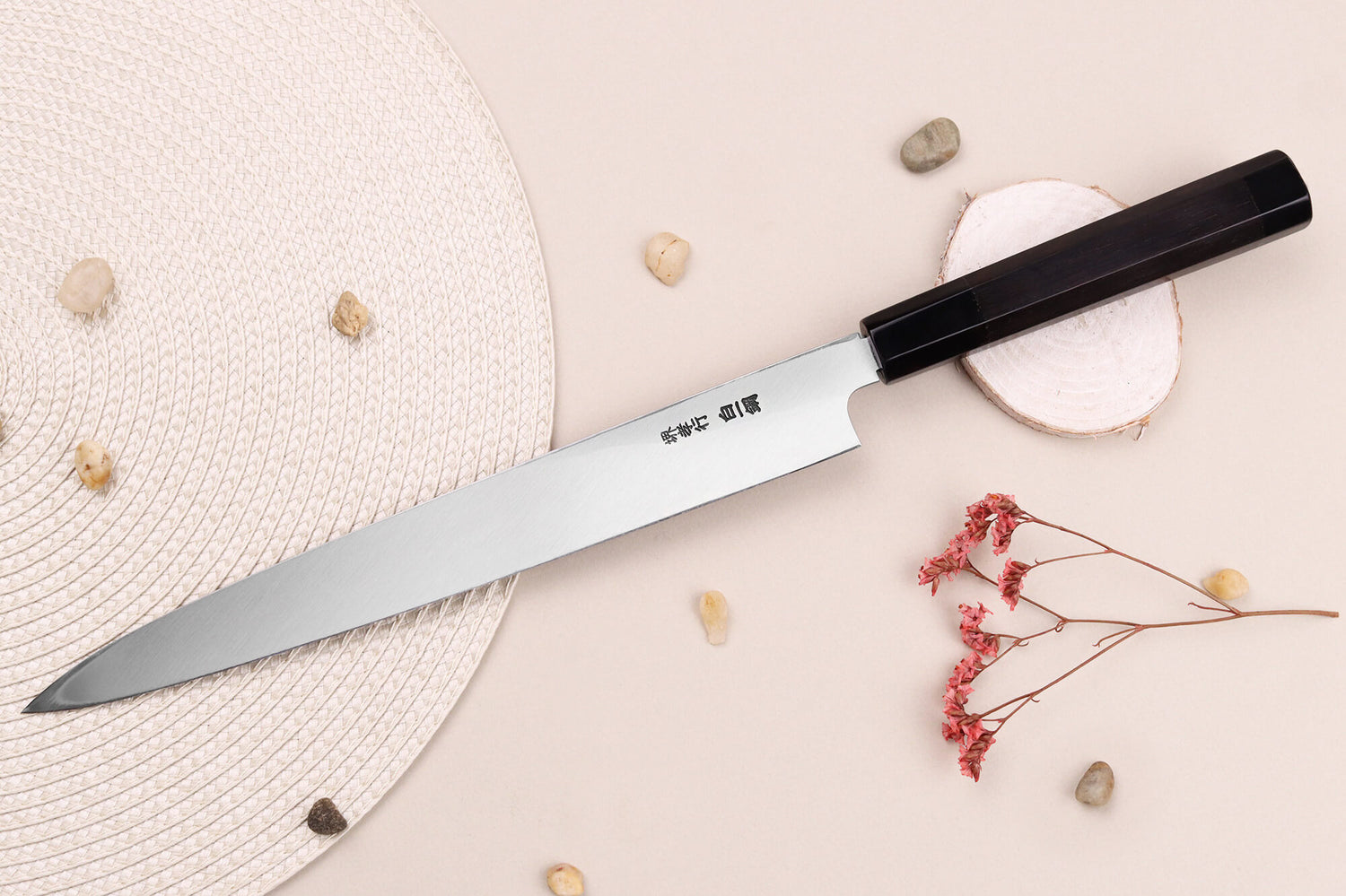 Couteau yanagiba japonais artisanal 27cm Sakai Takayuki Byakko manche en ébène + étui