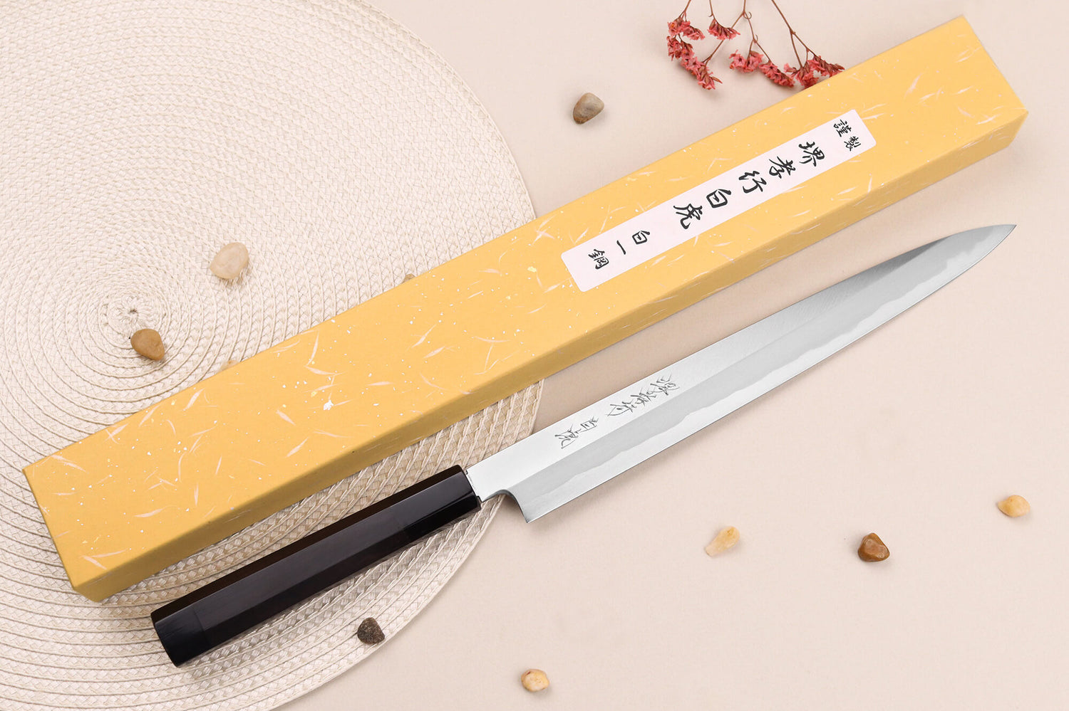 Couteau yanagiba japonais artisanal 27cm Sakai Takayuki Byakko manche en ébène + étui