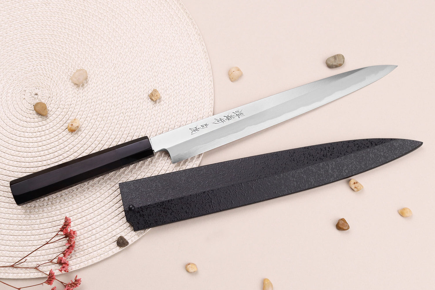 Couteau yanagiba japonais artisanal 27cm Sakai Takayuki Byakko manche en ébène + étui