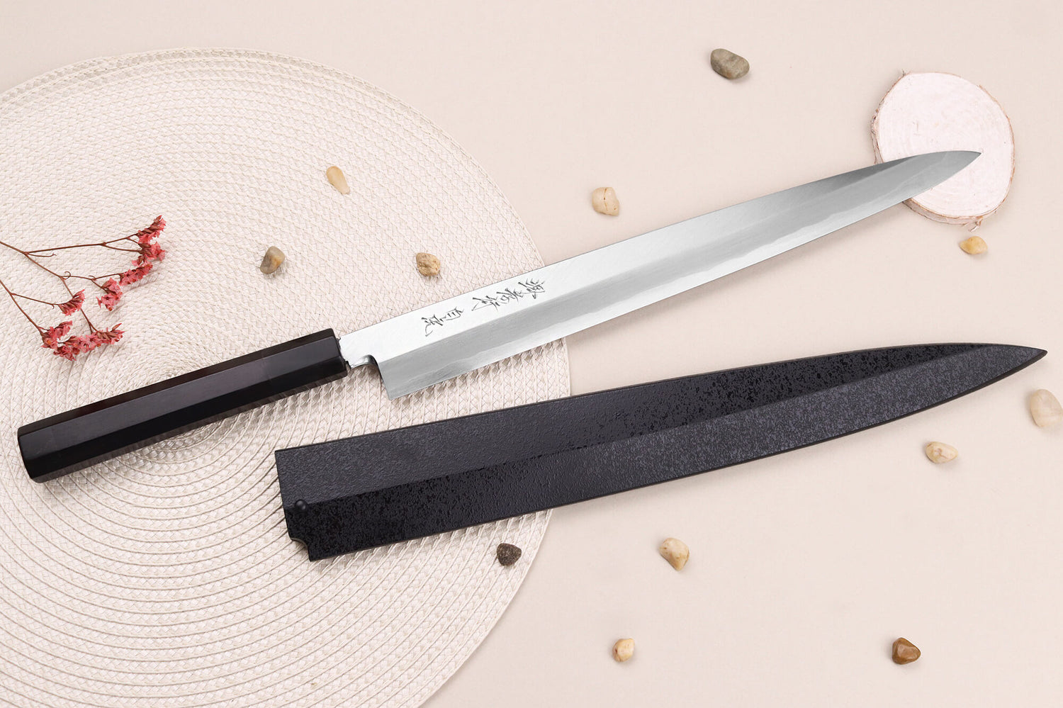 Couteau yanagiba japonais artisanal 33cm Sakai Takayuki Byakko manche en ébène + étui