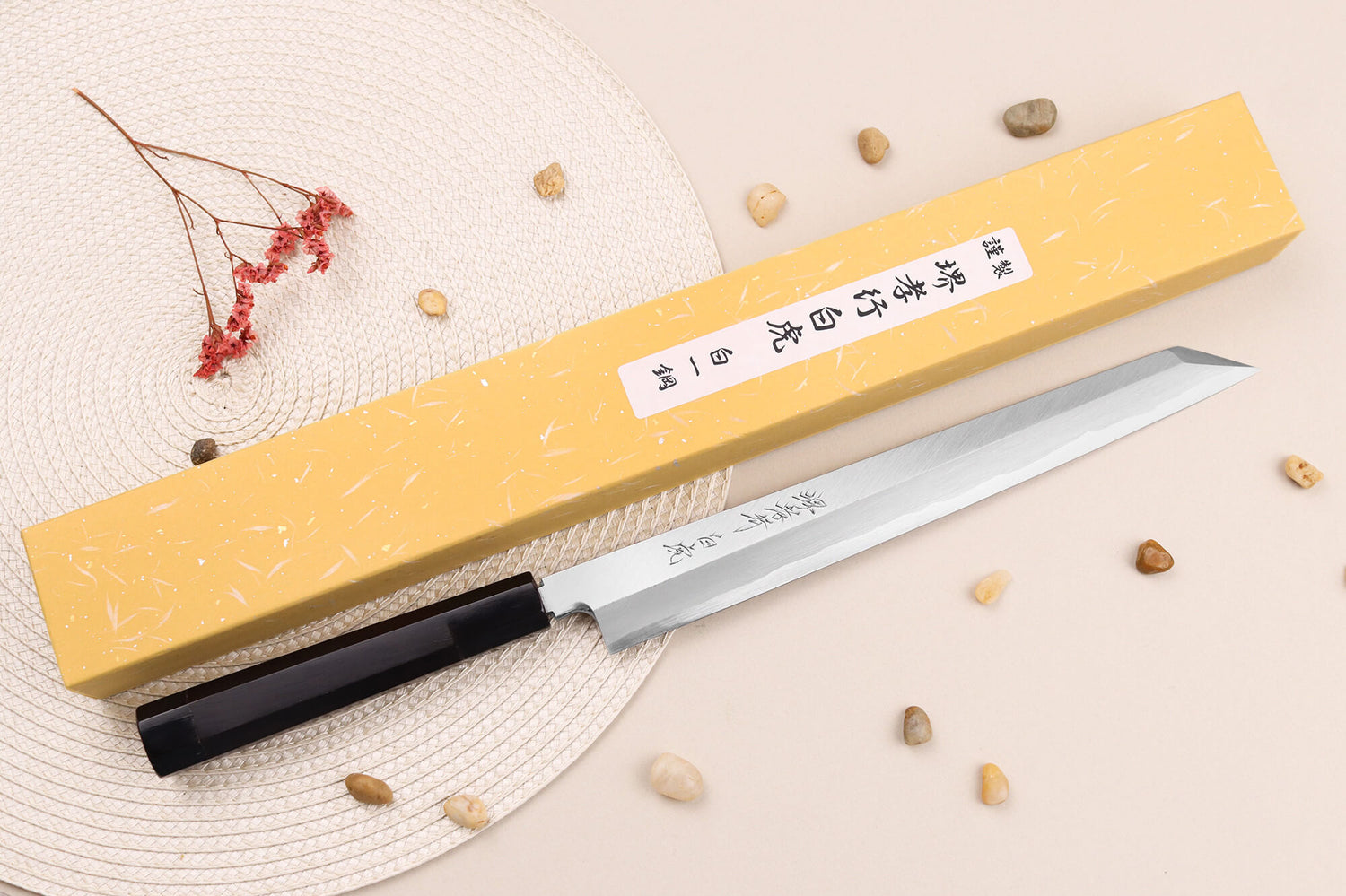 Couteau yanagiba kiritsuke japonais artisanal 27cm Sakai Takayuki Byakko manche en ébène + étui