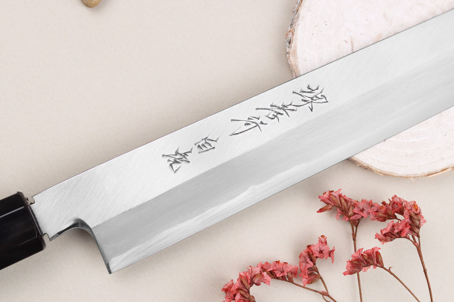 Couteau yanagiba kiritsuke japonais artisanal 30cm Sakai Takayuki Byakko manche en ébène + étui