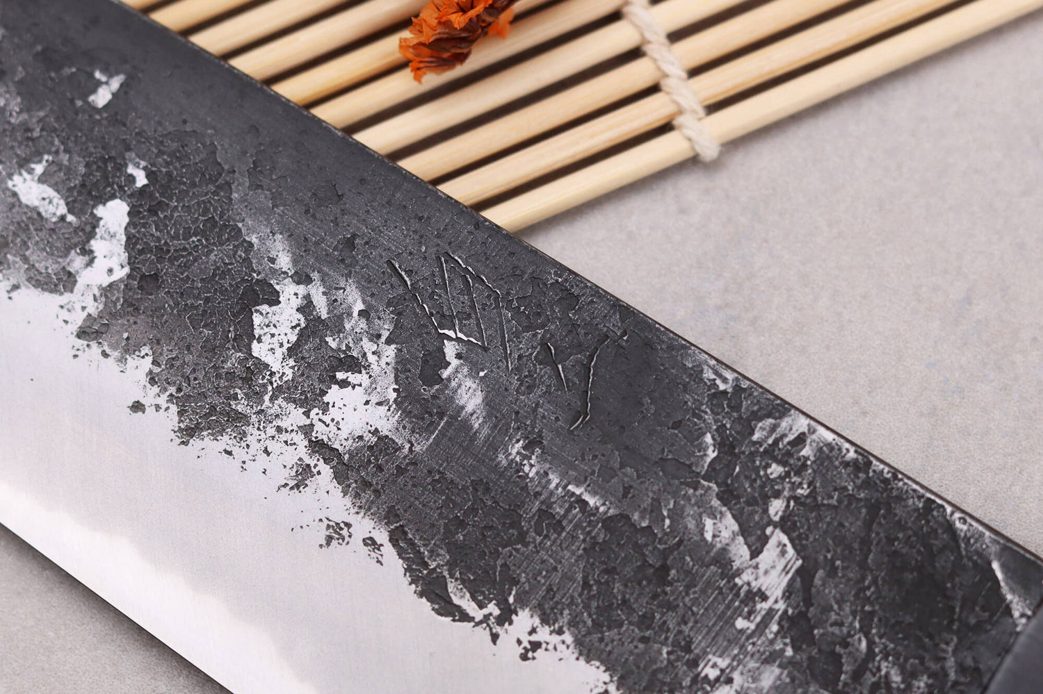 Couteau gyuto 18cm japonais artisanal Naoki Mazaki WS2 Black Nashiji