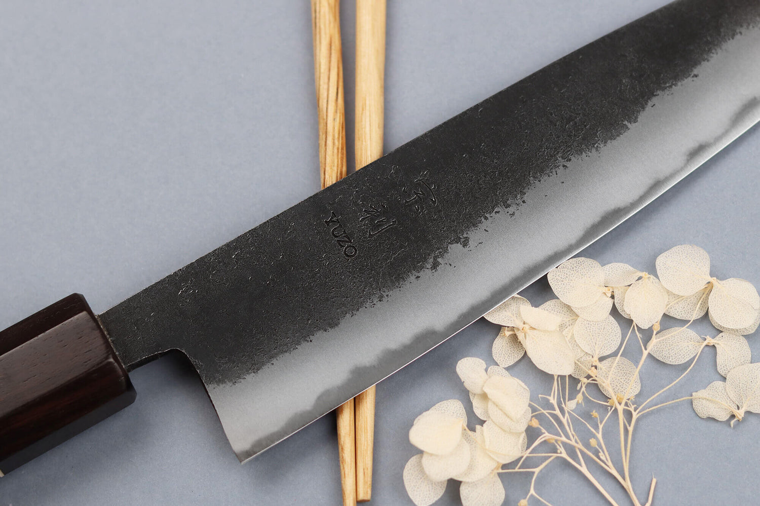 Couteau de chef 18cm japonais artisanal Yuzo Black Nashiji