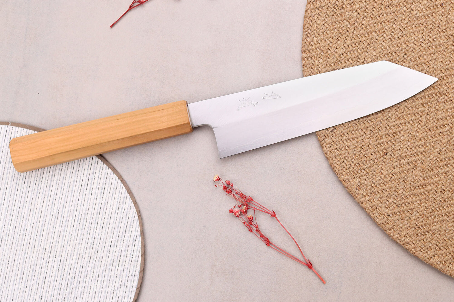 Couteau santoku kiritsuke 18cm japonais artisanal Hado Ginsan Cherry