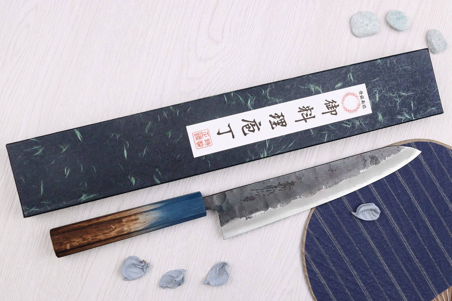 Couteau de chef 21cm japonais artisanal Yoshihiro Rugged Black