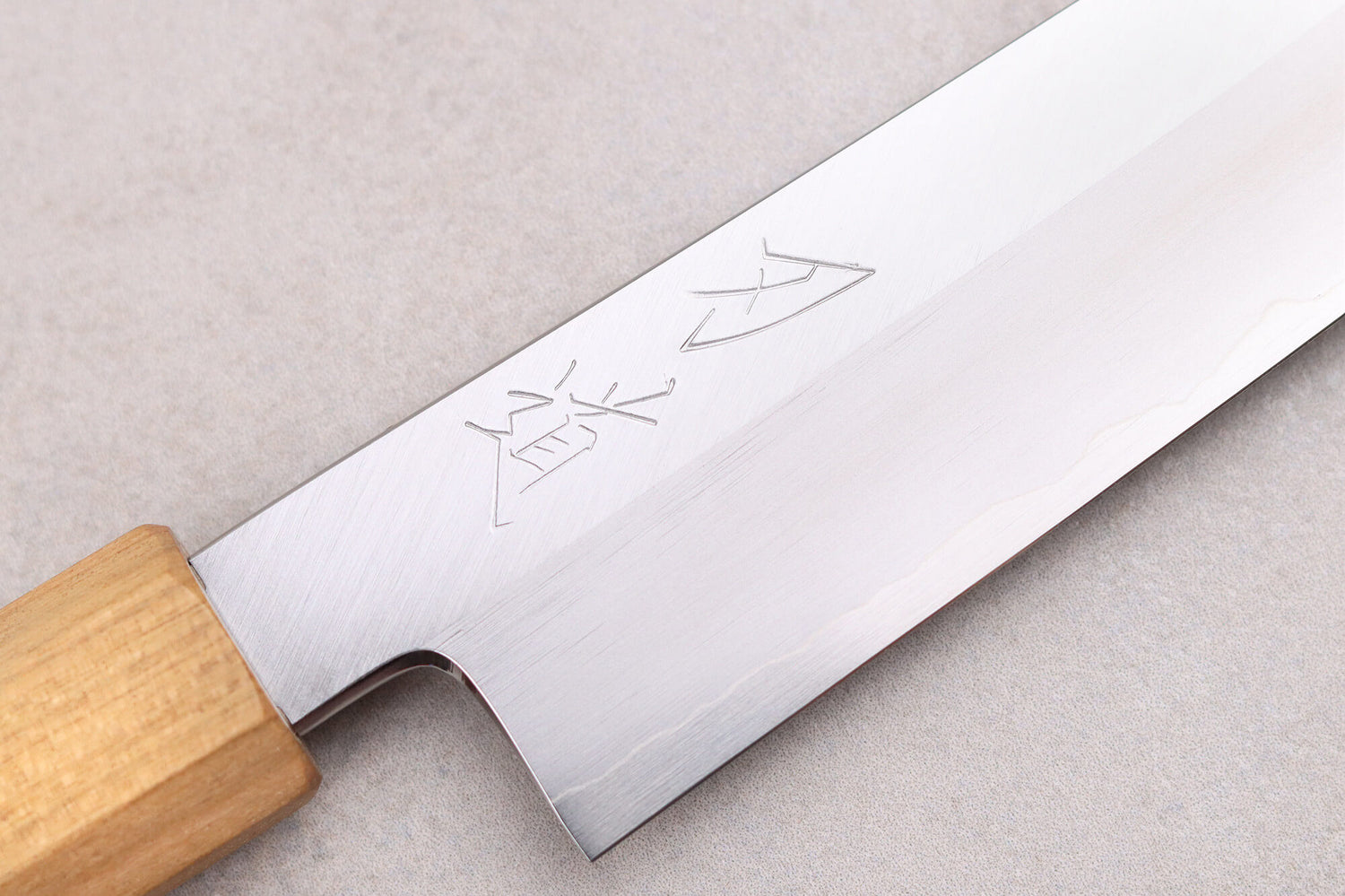 Couteau universel kiritsuke 15cm japonais artisanal Hado Ginsan Cherry