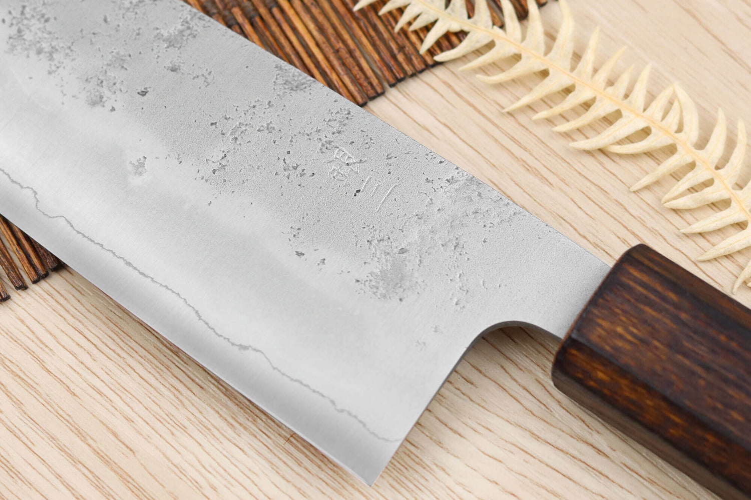Couteau santoku japonais artisanal Wusaki Yoshi G3 chêne 16,5cm