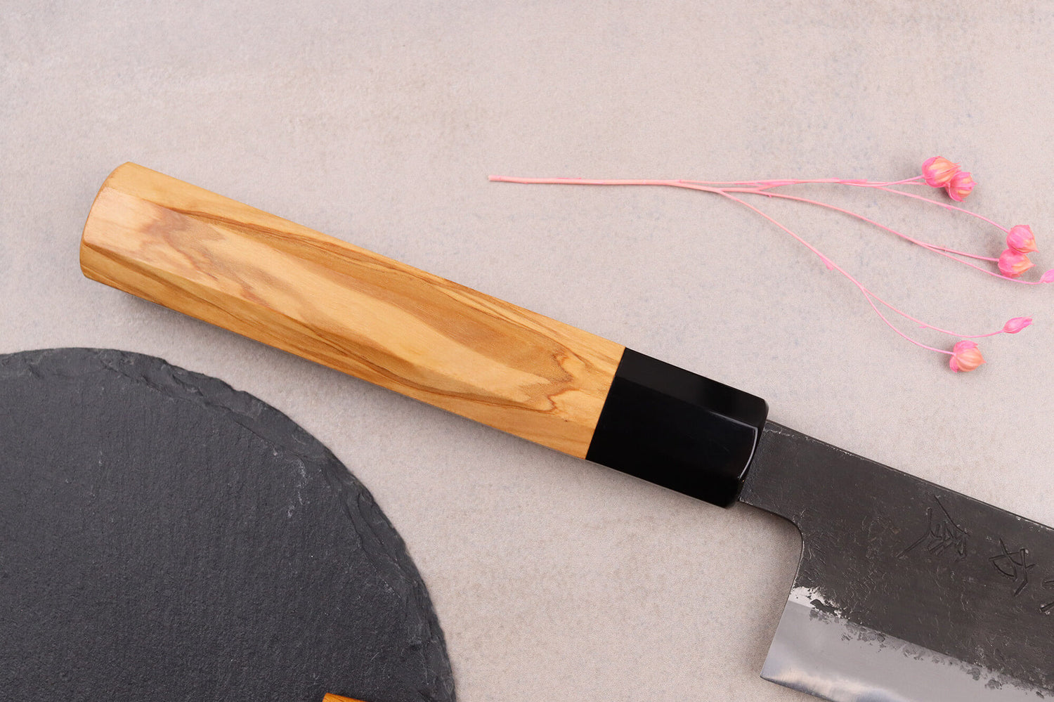 Couteau de chef 24cm japonais artisanal Hinoura Mutsumi Ajikataya Black Nashiji