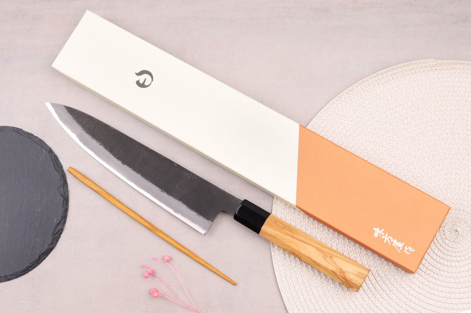 Couteau de chef 24cm japonais artisanal Hinoura Mutsumi Ajikataya Black Nashiji
