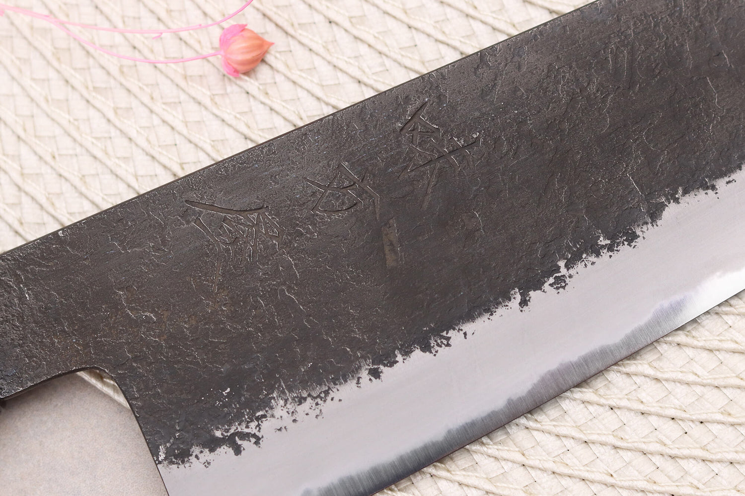 Couteau de chef 21cm japonais artisanal Hinoura Mutsumi Ajikataya Black Nashiji