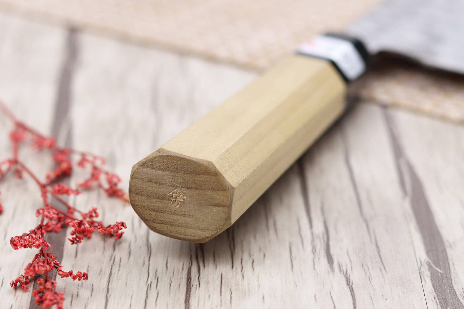 Couteau de chef 18cm japonais artisanal Fujiwara Maboroshi manche en magnolia