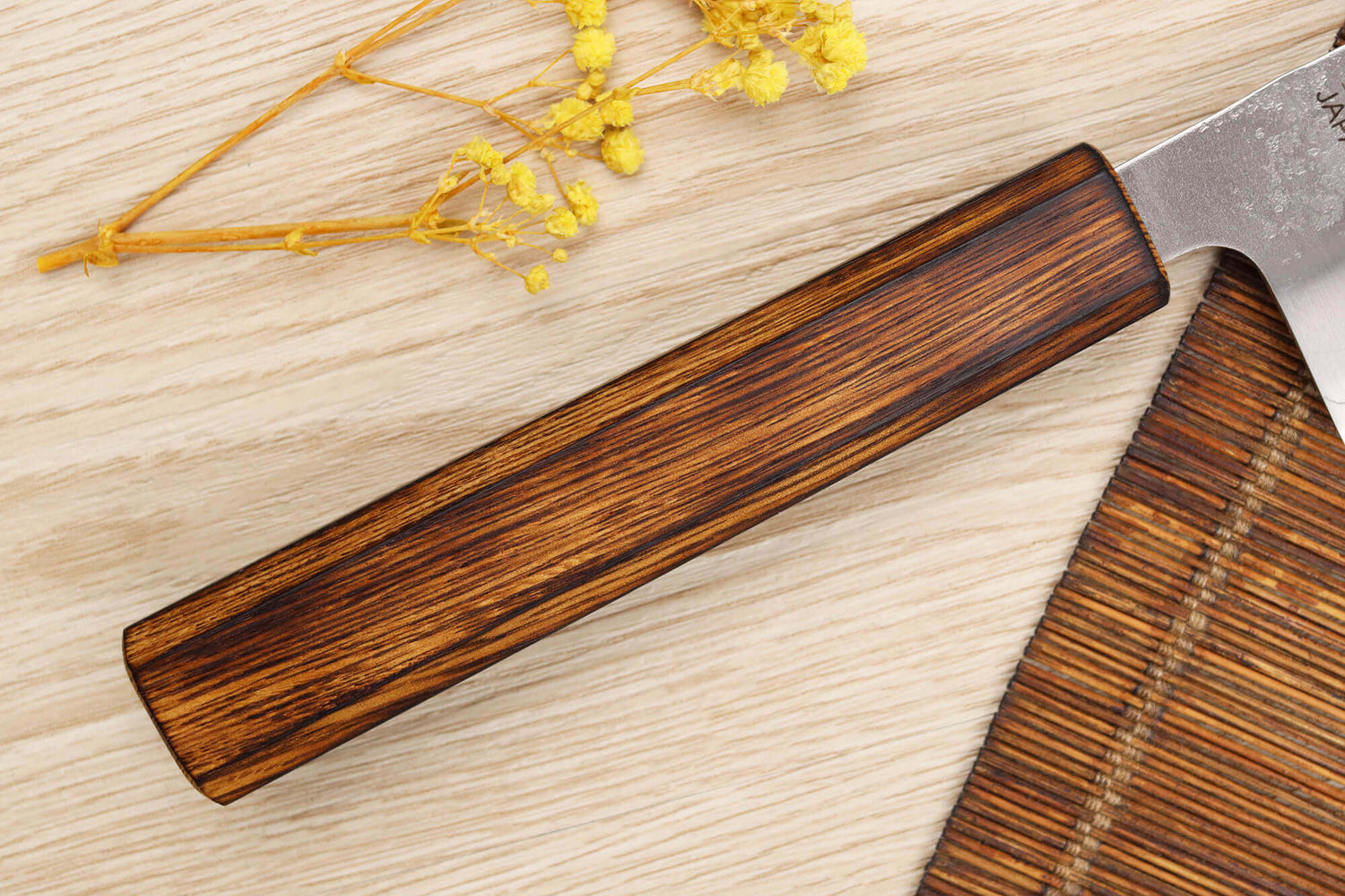 Couteau de chef japonais artisanal Wusaki Yoshi G3 chêne 24cm