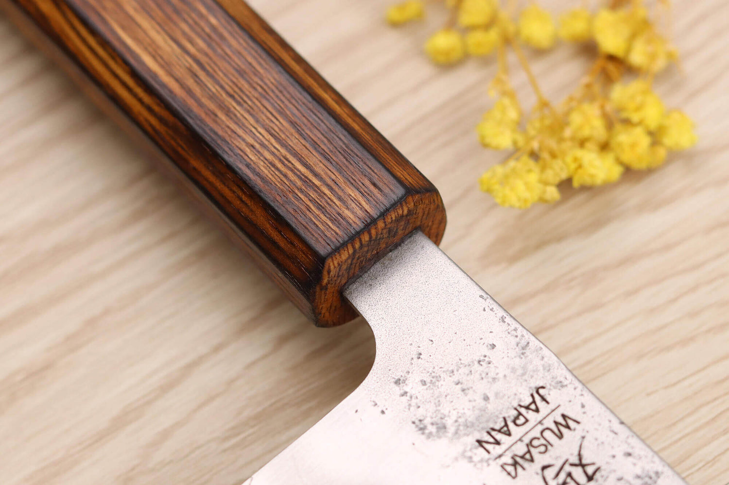 Couteau de chef japonais artisanal Wusaki Yoshi G3 chêne 24cm