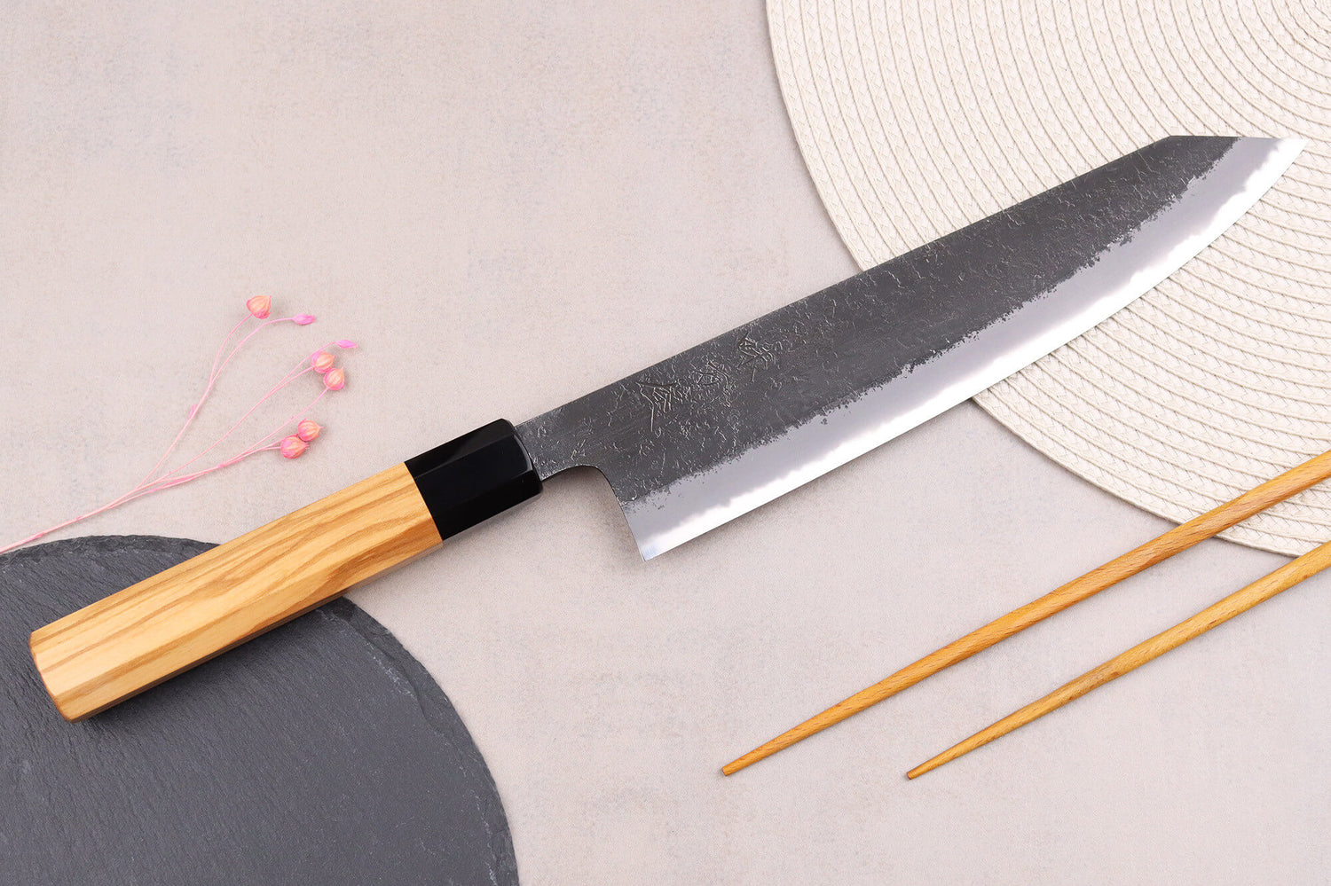 Couteau de chef kiritsuke 24cm japonais artisanal Hinoura Mutsumi Ajikataya Black Nashiji