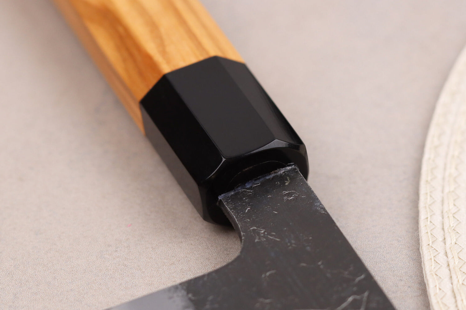 Couteau de chef kiritsuke 24cm japonais artisanal Hinoura Mutsumi Ajikataya Black Nashiji