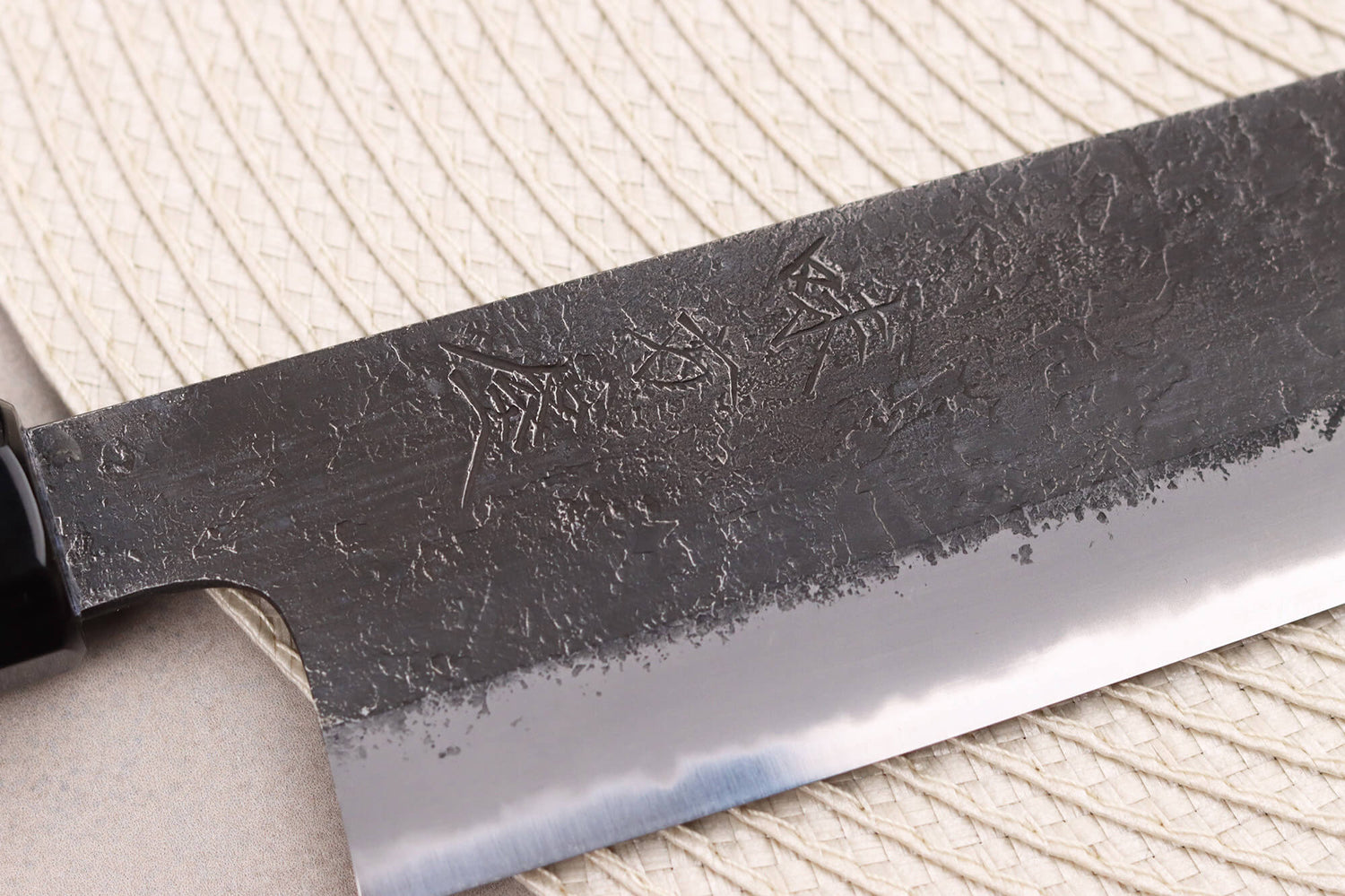 Couteau de chef kiritsuke 24cm japonais artisanal Hinoura Mutsumi Ajikataya Black Nashiji