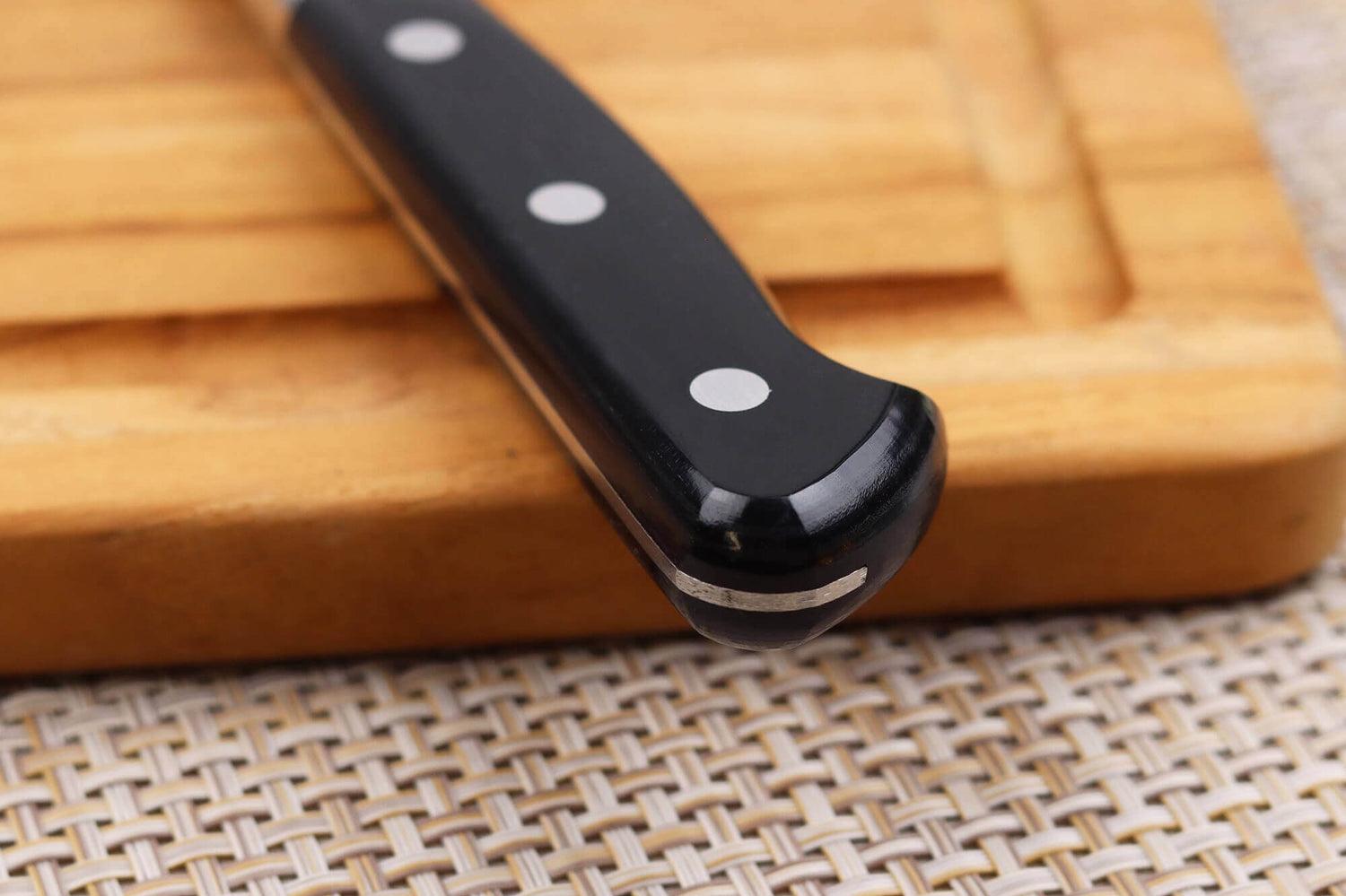 Couteau santoku japonais artisanal Takamura VG10 Tsuchime 16,5cm