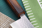Couteau santoku 16,5cm japonais artisanal Masutani martelé manche en chêne