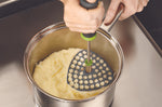 Presse-purée pliable Joseph Joseph Delta en polymère