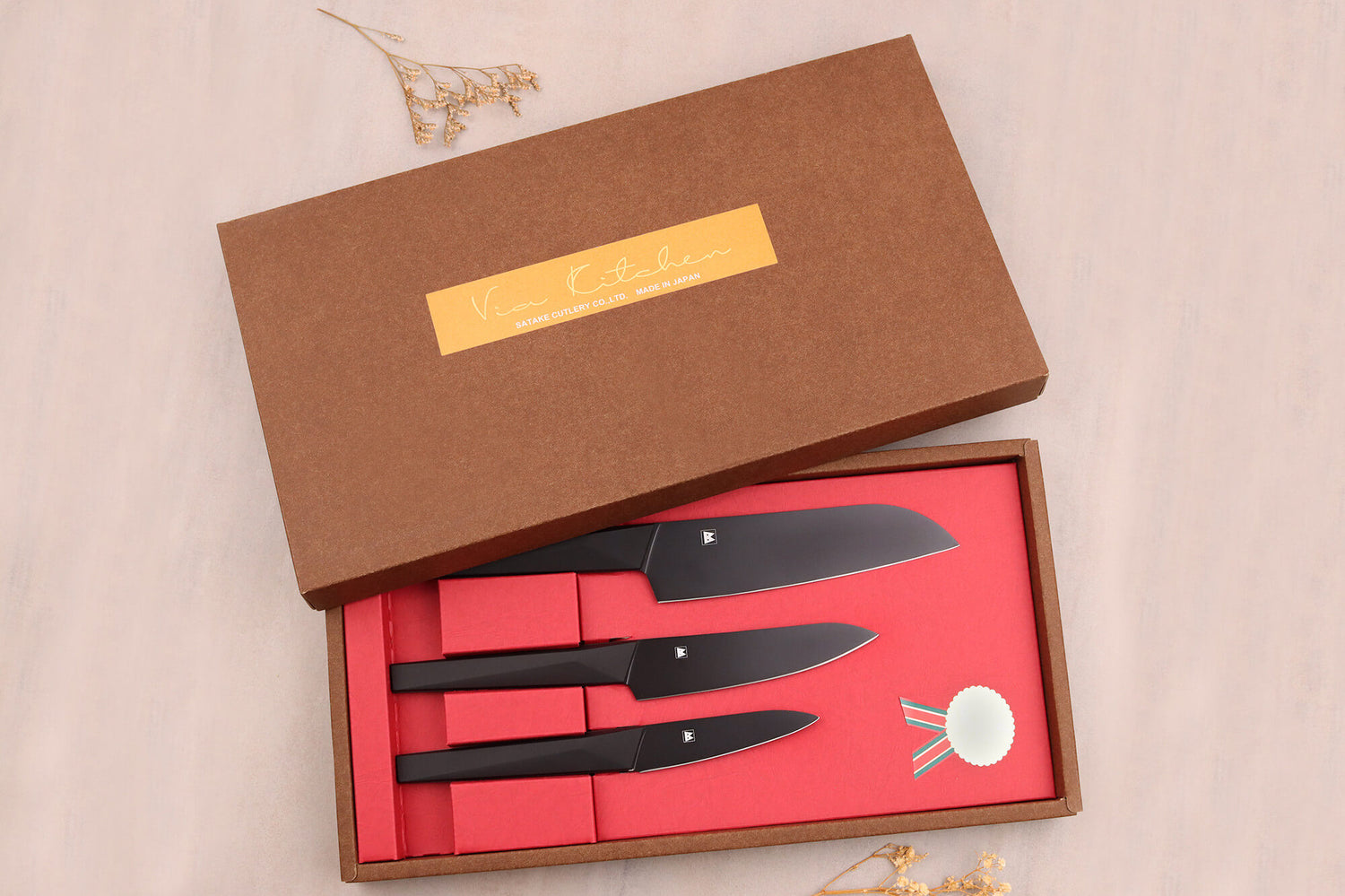 Coffret 3 couteaux japonais Satake Cutlery Black santoku + universel + office