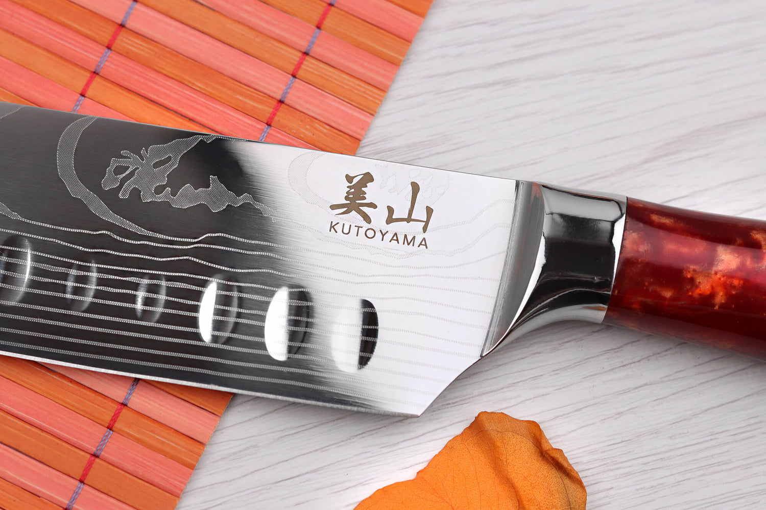 Couteau santoku alvéolé 17cm Kutoyama Red Flame