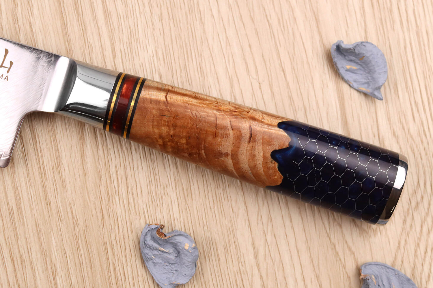 Couteau santoku 17cm Kutoyama damas nid d'abeille