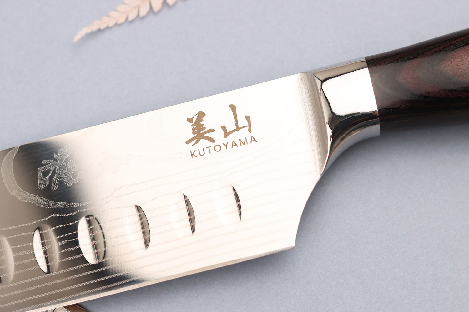 Couteau santoku 17cm alvéolé Kutoyama Black Pakka
