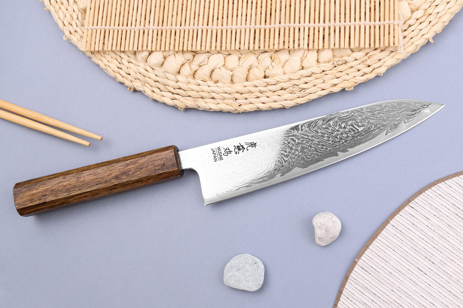 Couteau de chef japonais artisanal Wusaki Unagi AUS10 damas 18cm manche chêne
