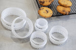 Set de 7 emporte-pièces KitchenCraft à double tranchant en polymère blanc