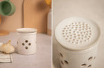 Boîte de conservation d'ails KitchenCraft Idilica en grès crème + couvercle à râpe intégrée
