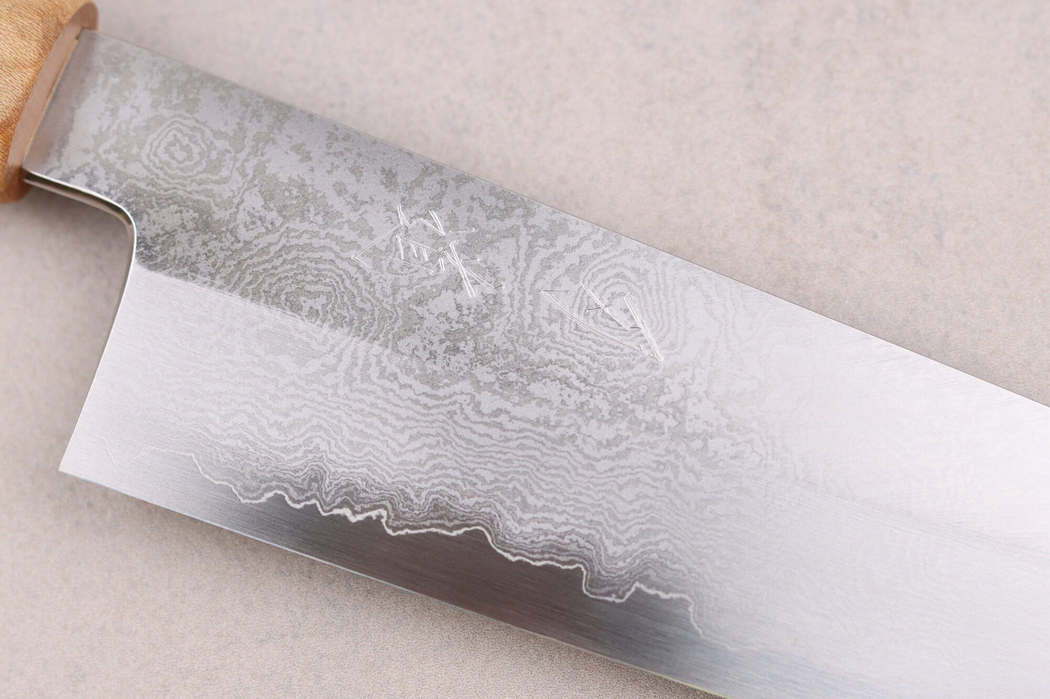 Couteau kiritsuke 18cm japonais artisanal Hado Ginsan Cherry damassé